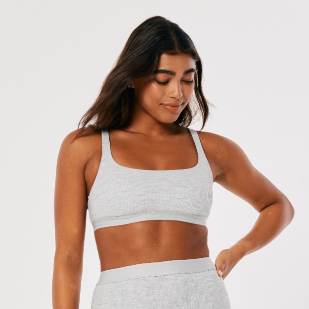 NWT 2 Gilly Hicks - Hollister Waffle Bras